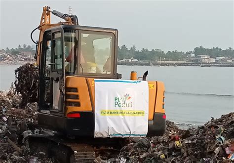 Maksimalkan Bersih Bersih Di Pantai Teluk Pltu Labuan Terjunkan Dua