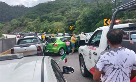 De Veh Culos La Carambola En Autopista Del Sol