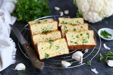 Keto Cauliflower Garlic Bread