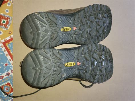 Keen Men’s Leather Walking Hiking Shoes Size 9 - Gem