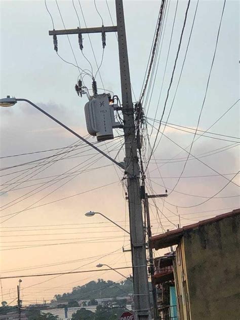 Transformador De Poste De Energia Pega Fogo No Bairro Vila Cafeteira