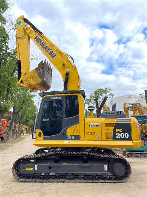 Used Crawler Hydraulic Excavator Komatsu PC 200 Second Hand Digger