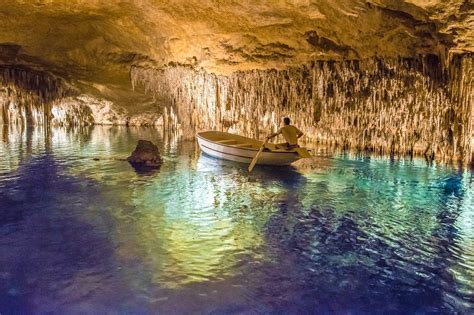 Drach Caves in Mallorca - Explore a Mysterious Cave System – Go Guides