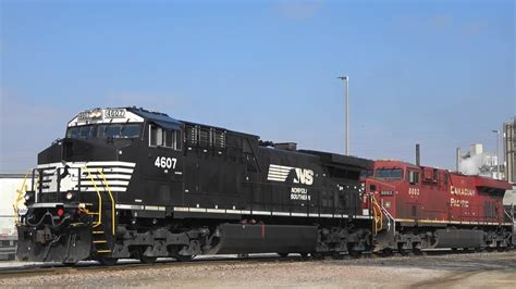 Ns W Cp Power Leads Grain Train Davenport Ia Youtube