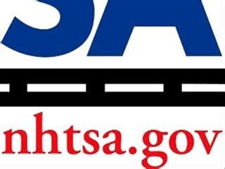 NHTSA issues new distracted driving guidelines | Kelley Blue Book