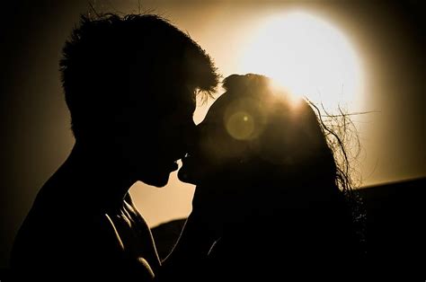 Foto De Silueta Besos Pareja Puesta De Sol Beso Amor Romance