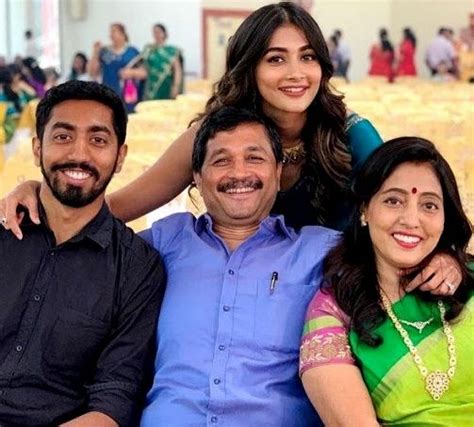 Pooja Hegde Height, Weight, Age, Boyfriend, Biography & Family
