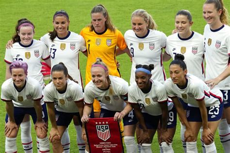 The Us Womens Soccer Team Is All Of Us Come On Ladies Lfg