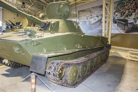Танки. Плавающий танк ПТ-76 снаружи и изнутри