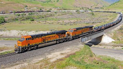 K Springtime Railfanning On The Tehachapi Pass Youtube