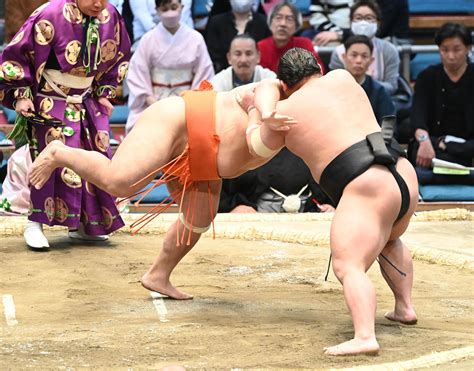 “令和の怪物”新十両・落合6連勝で勝ち越し王手「明日も明日やるベきことをやれば大丈夫」 大相撲写真ニュース 日刊スポーツ