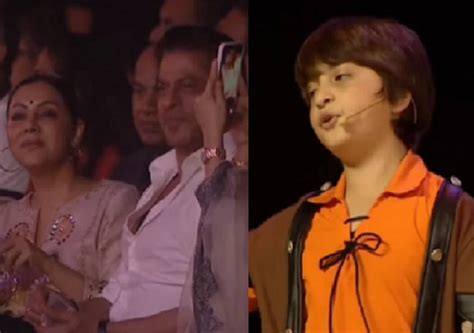 shah rukh khan beams  joy  abram khan perform  stage fans