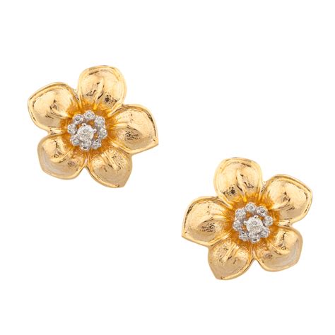 Diamond Flower Stud Earrings In Kt Gold