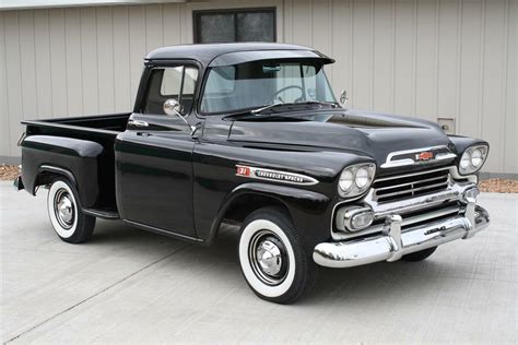 Chevrolet Apache Pickup