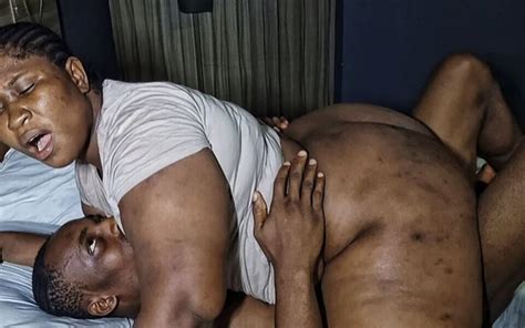 Geile ebenholz milf lutscht schwanz und reitet großen schwarzen schwanz