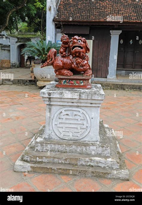 Vietnam hanoi dragon sculpture hi-res stock photography and images - Alamy