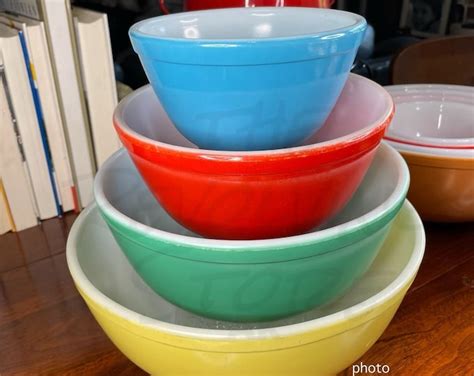 Pyrex Primary Colors Mixing Bowls Sold Individually/ Pyrex Blue 401 ...