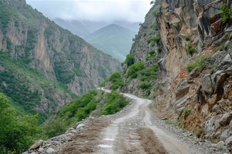 Premium Photo Treacherous Off Road Drive On Narrow Mountain Cliffs