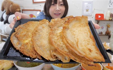 【木下大胃王】做了满满黄油and力量dosa（印度薄饼）哦！配上了4种咖喱一起吃太美味了！【200322】 哔哩哔哩 Bilibili