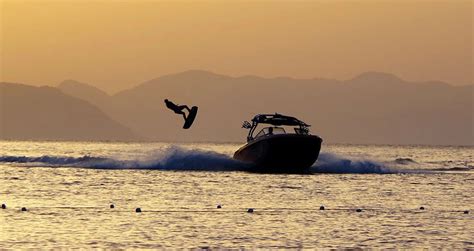 A Beginners Guide to Wakeboarding