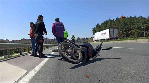 Kamyonet ile çarpışan motosiklet sürücüsü yaralandı Son Dakika