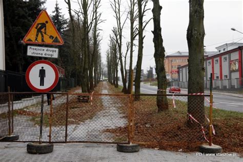 Rozpocz Si Remont Chodnika Przy Ulicy Krakowskiej W Staszowie