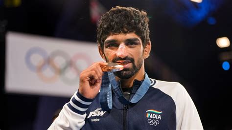 PM Modi Dials Olympic Medallist Aman Sehrawat Wrestler Vows To Bring