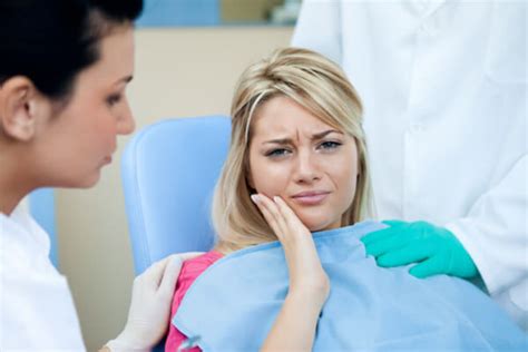 What Are The Top Reasons You Should Visit An Emergency Dentist