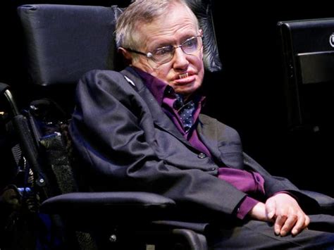 Physicist Stephen Hawking visits L.A. stem cell lab