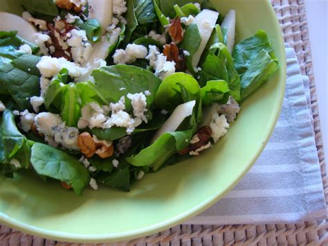 As Minhas Receitas Salada de Espinafres Pêra Rocha Nozes e Gorgonzola