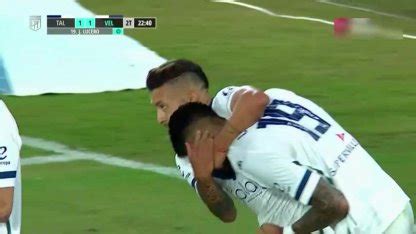 Polémica en Córdoba de la falta que pidió Vélez al gol de Talleres de