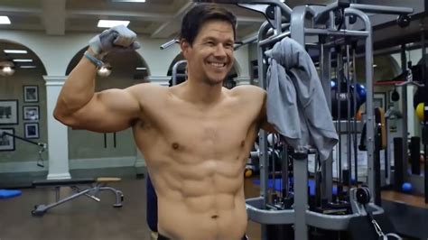 La Transformación De Mark Wahlberg A Los 52 Años Tiene Sentido Al Ver