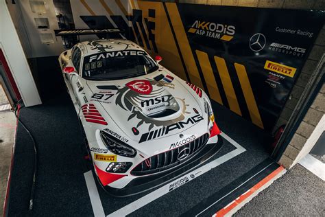 Mercedes Amg Motorsport Und Msi Pr Sentieren Partnerschaft Beim