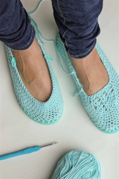 how-to-crochet-slippers-with-flip-flop-soles » Make & Do Crew