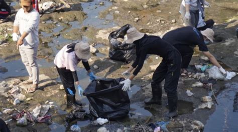 Pegiat Lingkungan Catat 65 Titik Sampah Di Sungai Brantas Malang