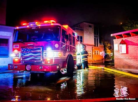 Firefighters Battle Fire That Engulfs Boulder Co Apartment Complex