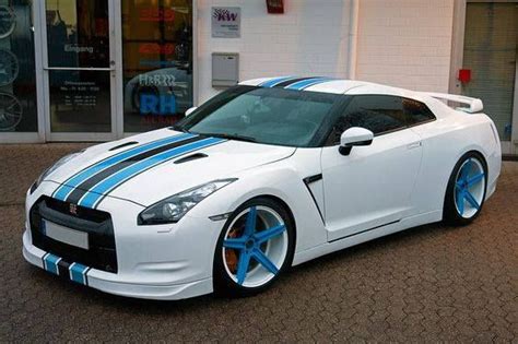 Nissan GT-R Nismo White and Bleue / #nissan #nismo #nissangtr # ...