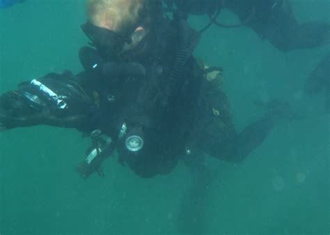 DVIDS - Images - A U.S. Navy SEALs Practices Underwater Navigation ...