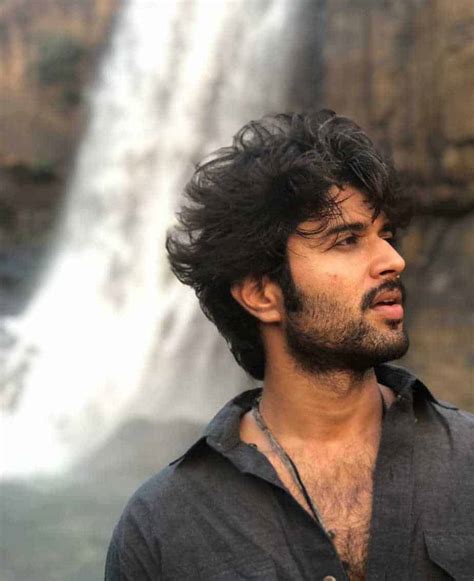 Vijay Devarakonda Wife, Age, Girlfriend, Brother, Height