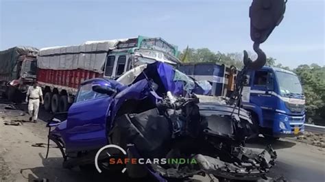 Mahindra Xuv700 Crushed Between Two Trucks Keeps All Safe Car Blog India