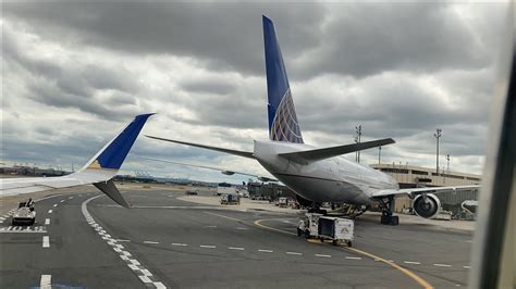 United Airlines Boeing 737 800 On Flight 1659 Newark NJ To New