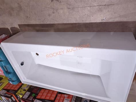 KOHLER Elmbrook Soaking Bathtub | Live and Online Auctions on HiBid.com