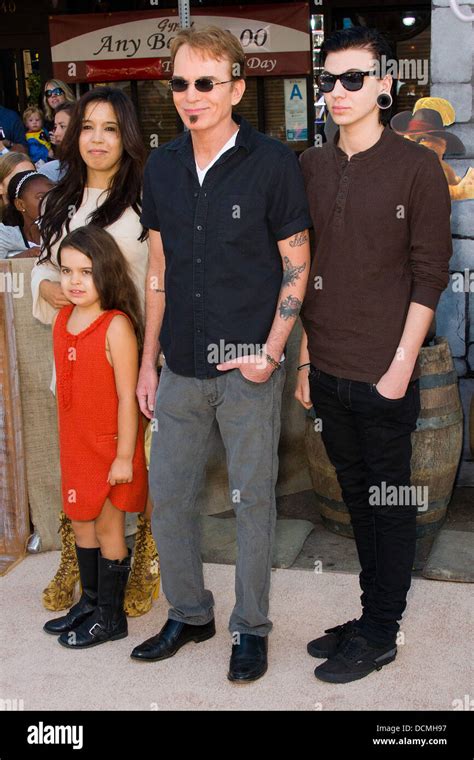 Billy Bob Thornton With His Girlfriend Connie Angland And Children The