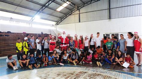 Unimed Erechim Realiza Visita De Natal Na Escola Caras Pintadas