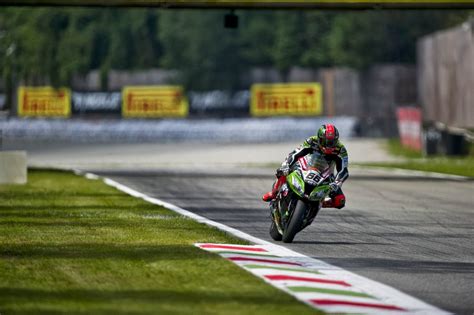 Racing Cafè Tom Sykes World Superbike Champion 2013