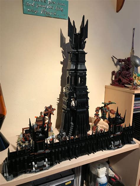 My LEGO Isengard set up with a modded Black Gates : lotr