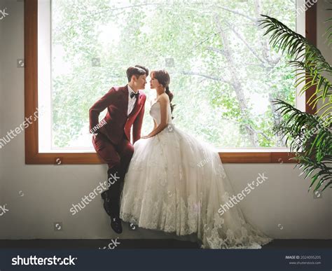 Korean Couple Bridal With With Background Photos, Images and Pictures