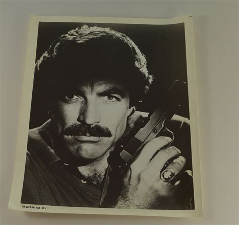 Original Vintage TV Memorabilia Tom Selleck "Magnum PI" 8X10 Photograph ...