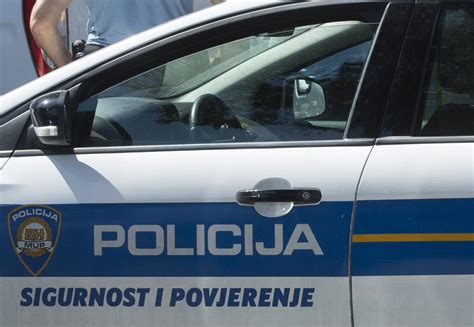 Slobodna Dalmacija Policija u Kaštelima zaustavila 27 godišnju