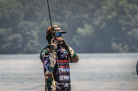 Zaldain S Championship Sunday Afternoon Bassmaster